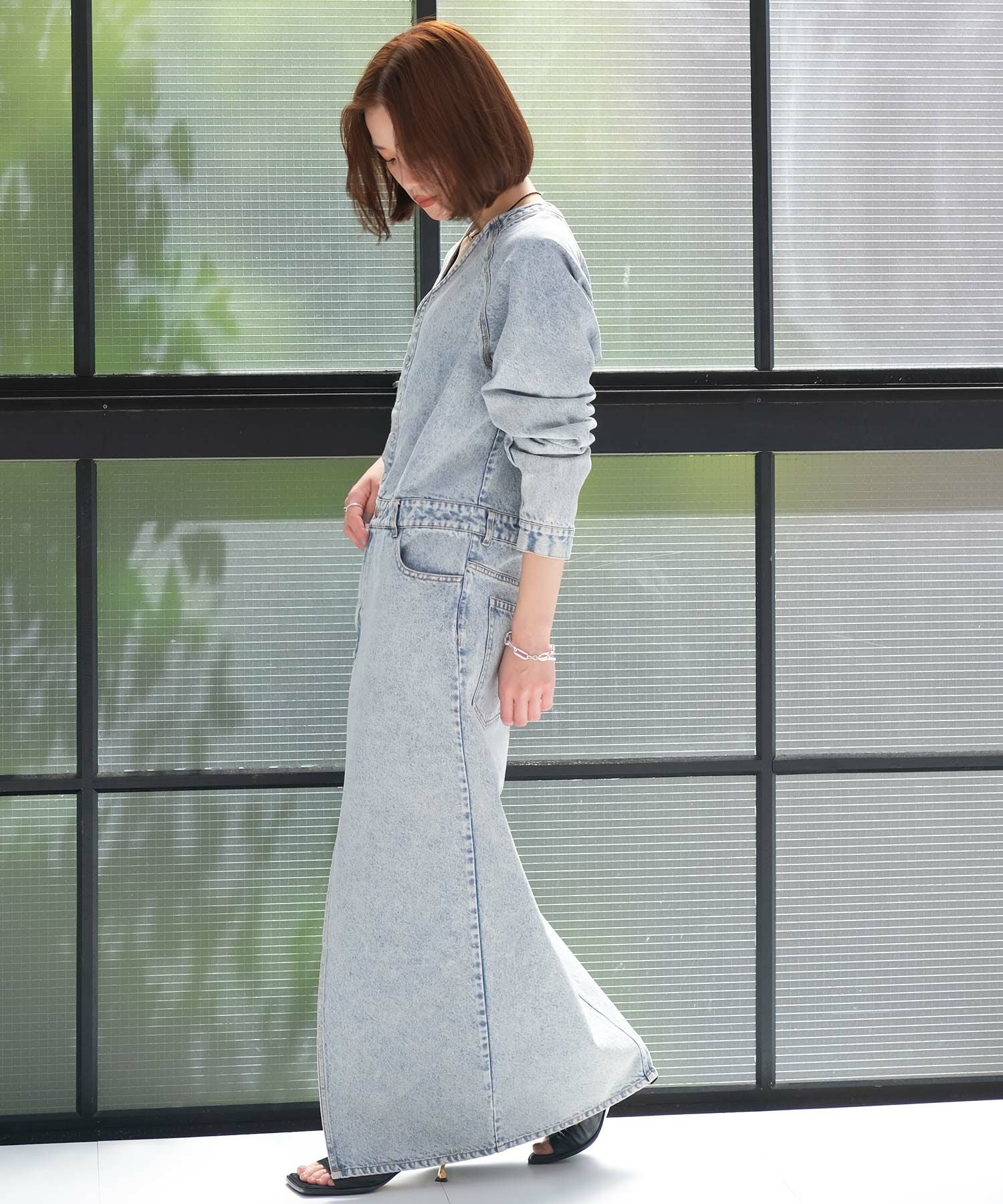 Alexander McQueen 千鳥格子柄 デニムノースリーブVネックドレス ウィメンズ ドレス | McQueen JP